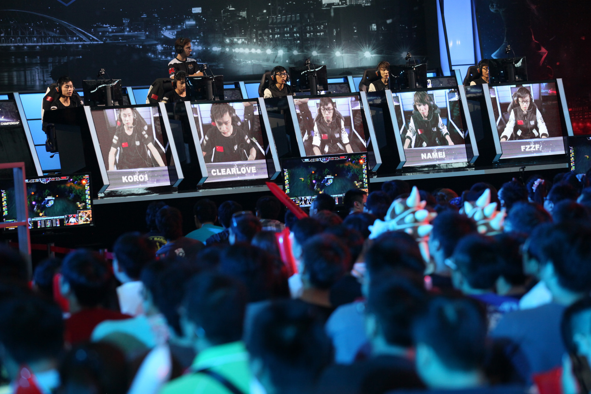 2025年英雄联盟全球总决赛:巅峰对决,谁能问鼎冠军宝座?