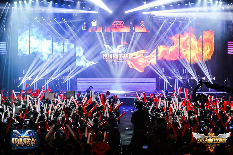 LPL全神班连败背后:战术体系陈旧、团队配合失调与版本更新不适